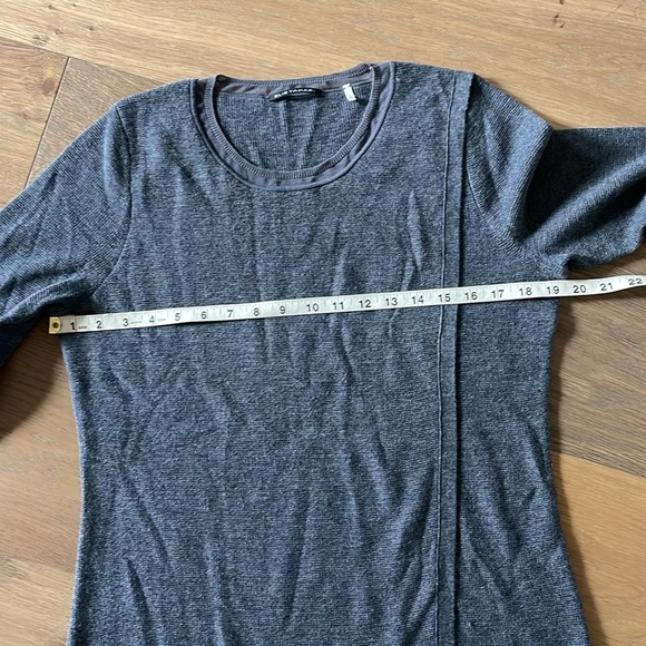 Elie Tahari 100% Merino Wool Long Sleeve Sweater Size Large - Picture 3 of 12